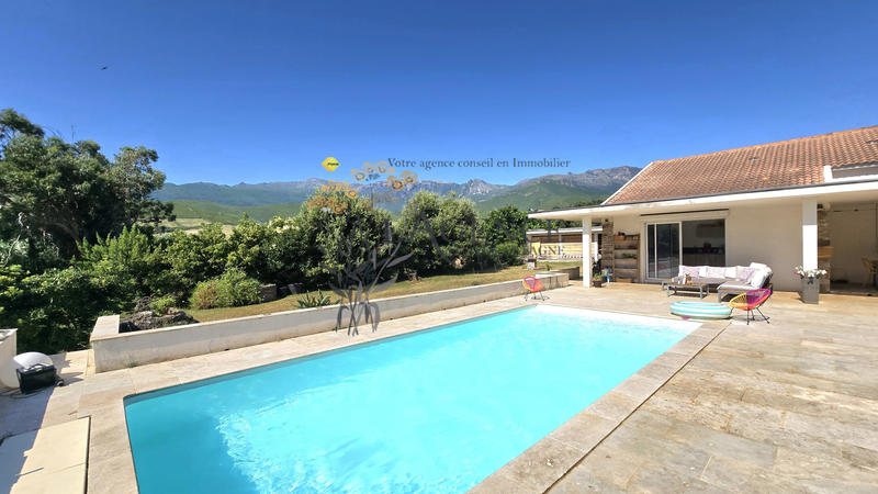 Maison - 135 m² - 4 pièces