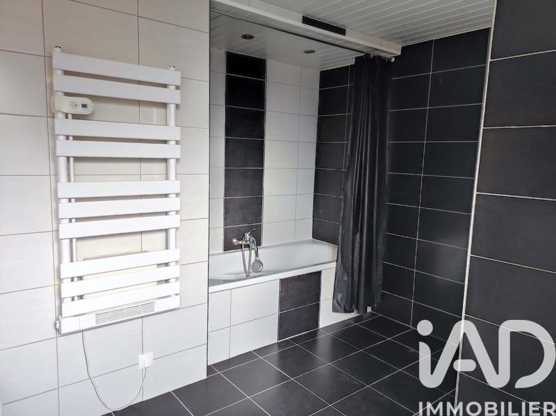 Maison - 180 m² - 8 pièces