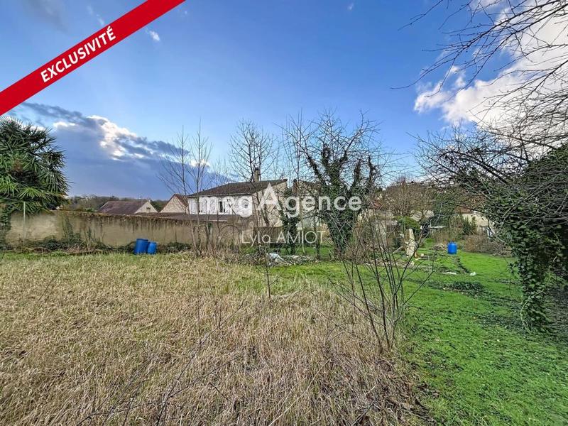 Terrain constructible - 1 140 m²