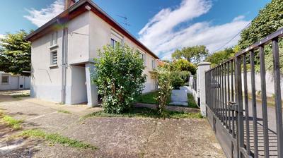 Maison - 147 m² - 9 pièces