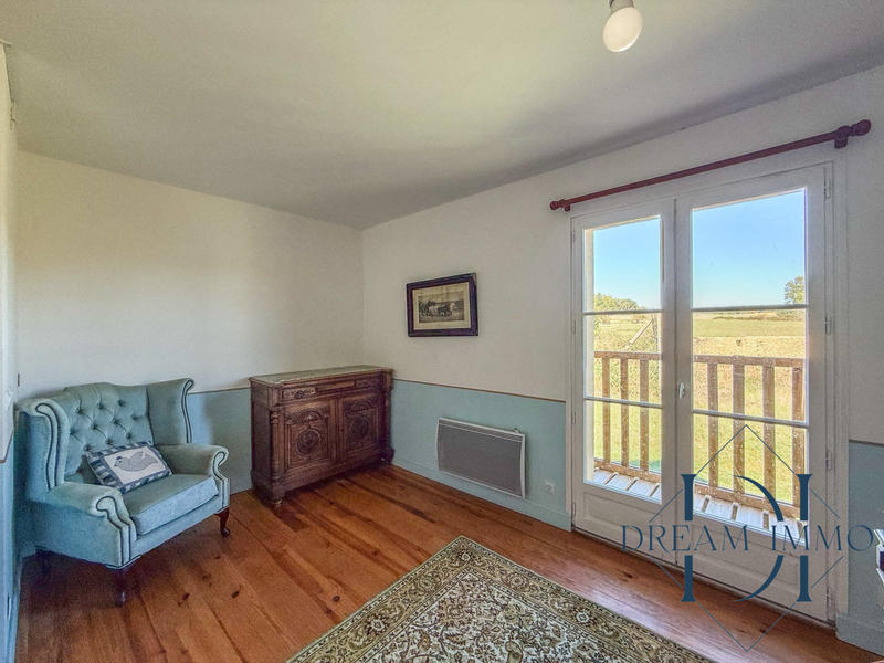 Maison - 200 m² - 7 pièces