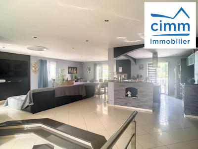 Maison - 194 m² - 6 pièces