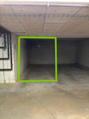 Parking / Garage - 12 m²