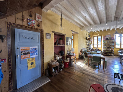 Fonds de commerce - Magasins - 195 m²