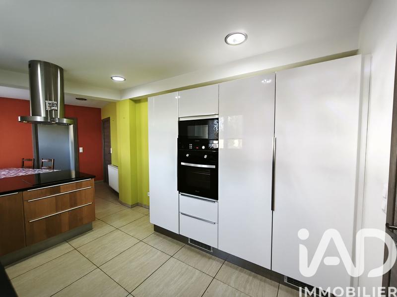 Maison - 223 m² - 7 pièces