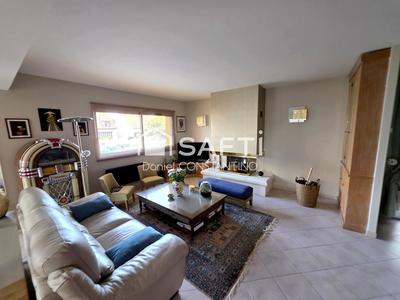 Maison - 200 m² - 8 pièces