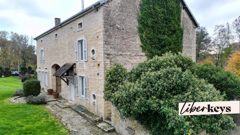 Maison de maîtres - 300 m² - 6 pièces