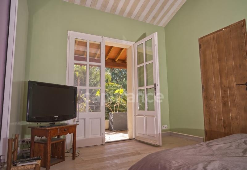 Propriété - 294 m² - 9 pièces