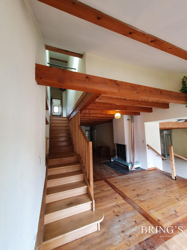 Maison - 288 m² - 9 pièces