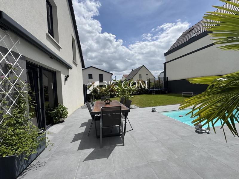 Maison - 98 m² - 5 pièces