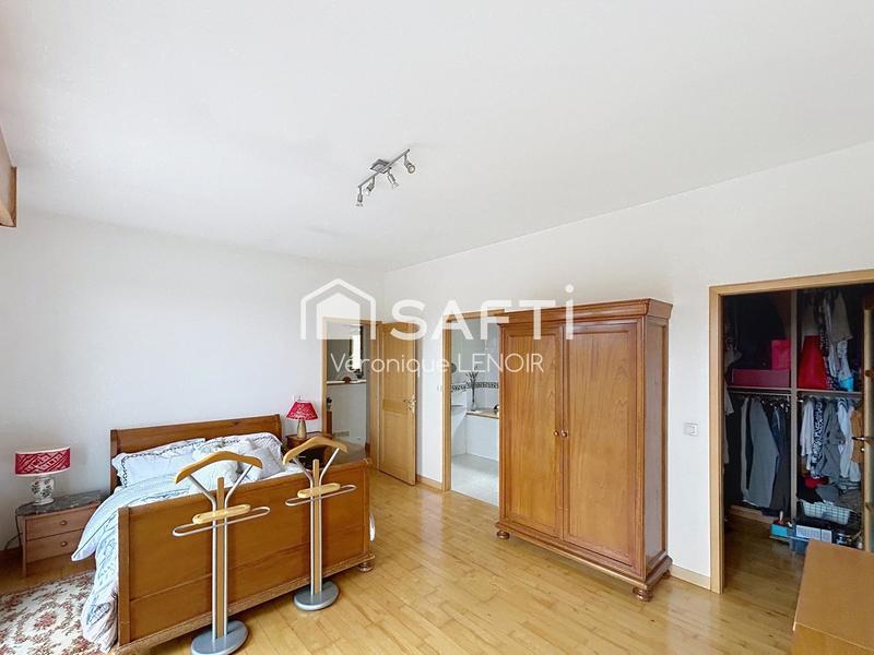 Maison - 238 m² - 6 pièces