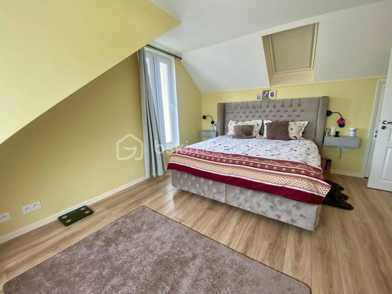 Maison - 95 m² - 5 pièces