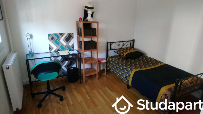 Chambre - 10 m² - 1 pièce
