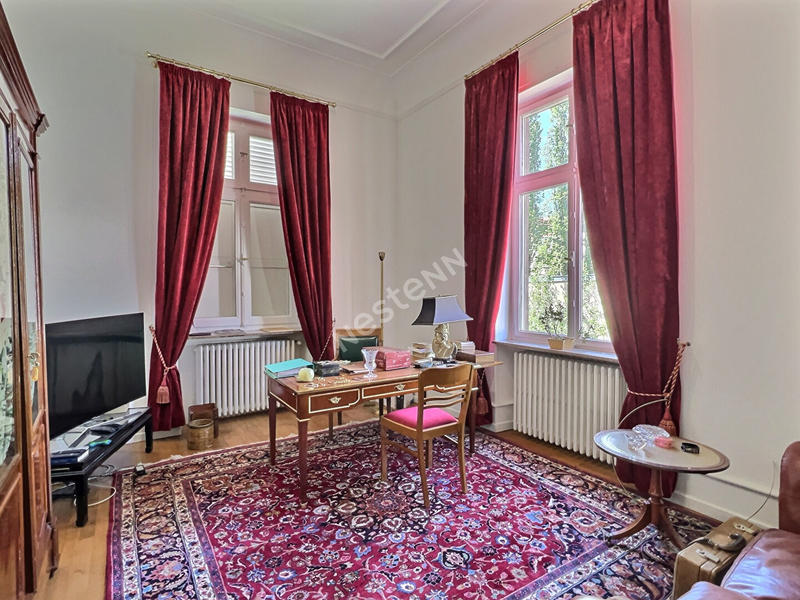 Maison - 258 m² - 8 pièces