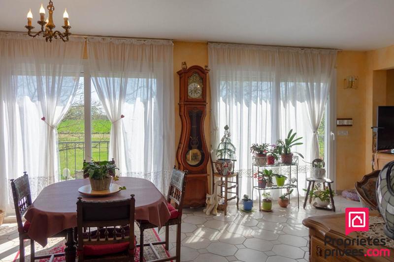 Maison - 200 m² - 8 pièces