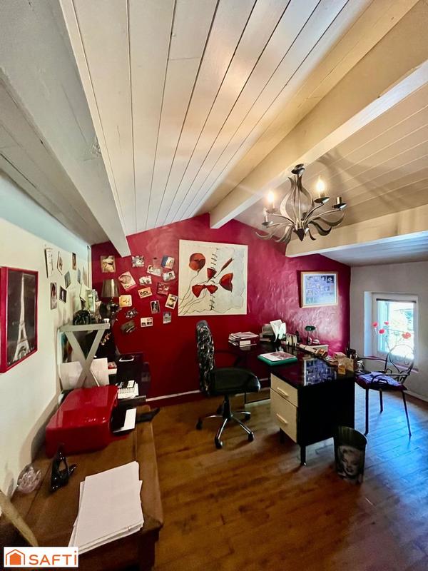 Maison - 200 m² - 8 pièces