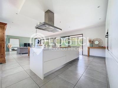 Maison contemporaine - 158 m² - 4 pièces