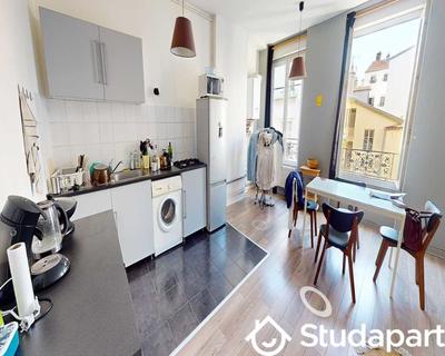 Chambre - 90 m² - 1 pièce