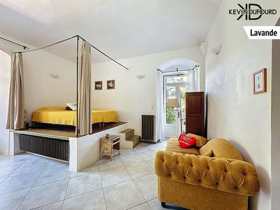 Maison - 488 m² - 19 pièces