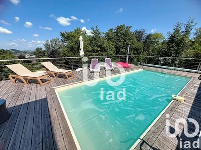 Maison - 235 m² - 9 pièces