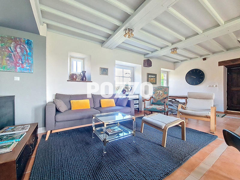 Maison - 224 m² - 8 pièces