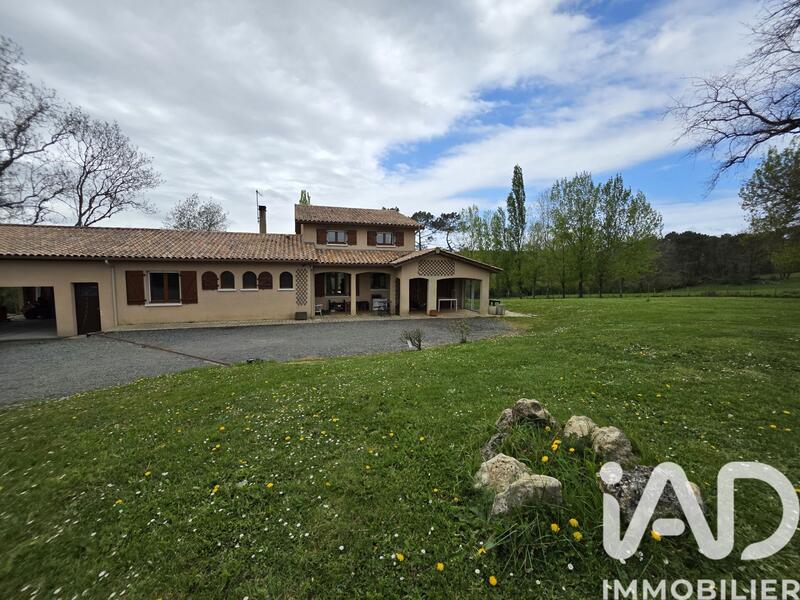 Maison - 145 m² - 6 pièces