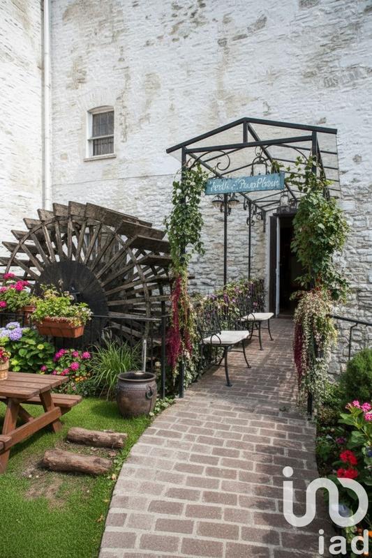 Maison - 1 610 m² - 18 pièces