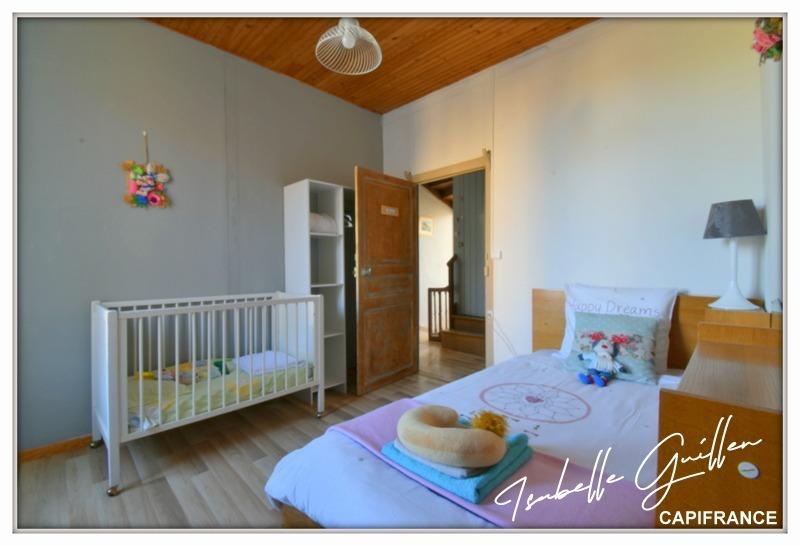 Maison - 352 m² - 9 pièces