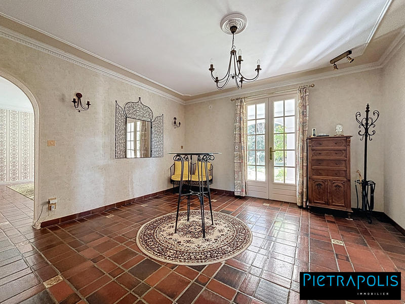 Maison - 278 m² - 9 pièces