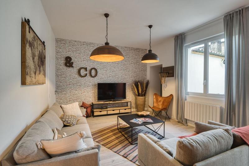 Maison - 187 m² - 10 pièces