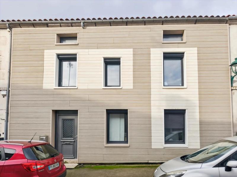 Maison - 180 m² - 7 pièces