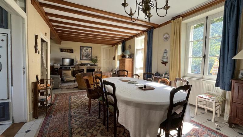 Maison bourgeoise - 300 m² - 12 pièces