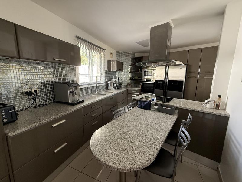 Maison - 184 m² - 4 pièces