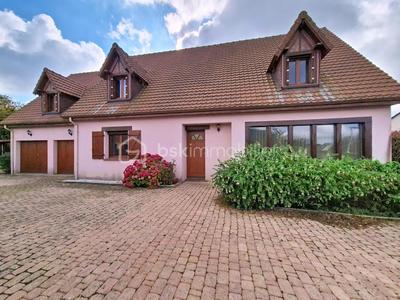 Maison traditionnelle - 195 m² - 9 pièces