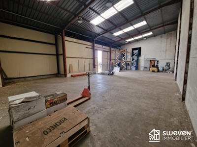Local d'activités - 880 m²