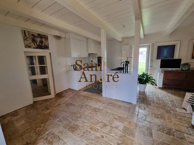 Maison - 230 m² - 7 pièces