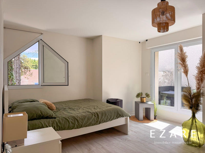 Maison - 257 m² - 10 pièces