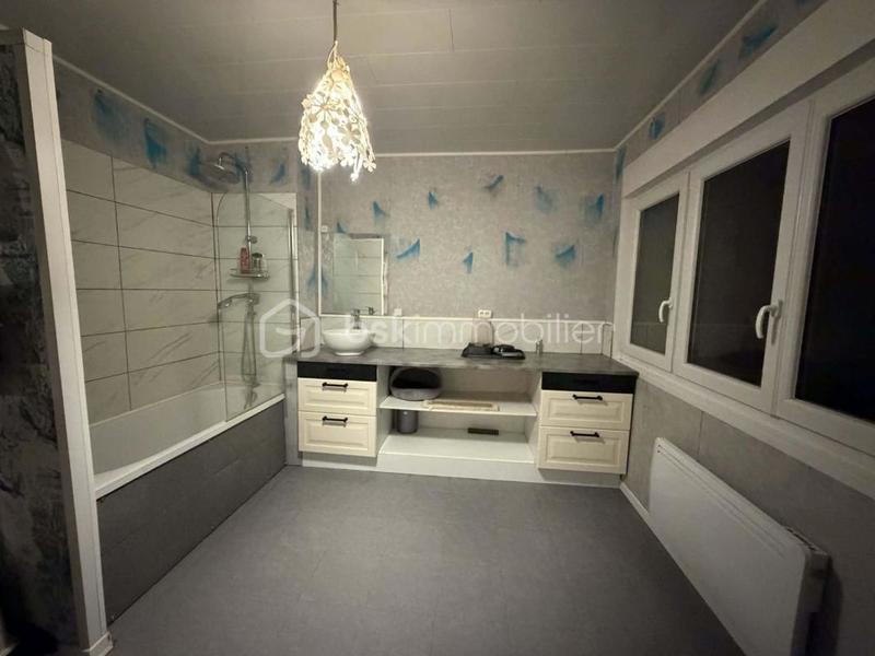 Maison - 160 m² - 7 pièces