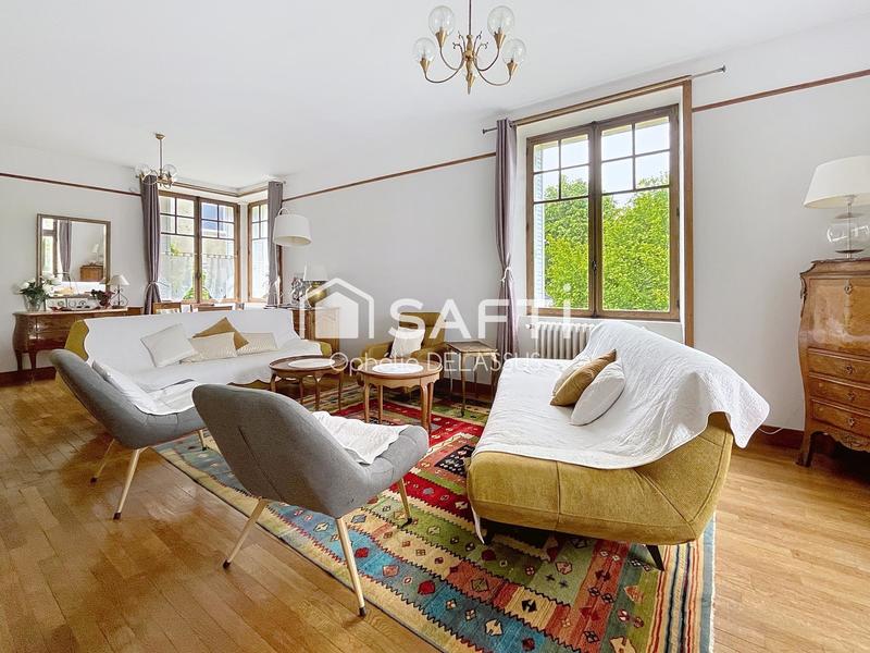 Maison - 300 m² - 9 pièces