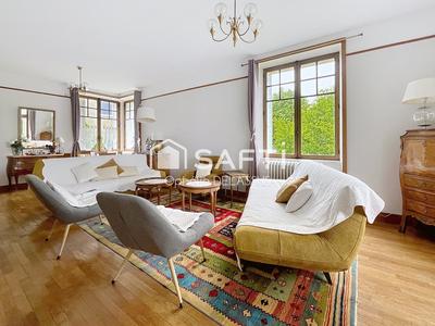 Maison - 300 m² - 9 pièces