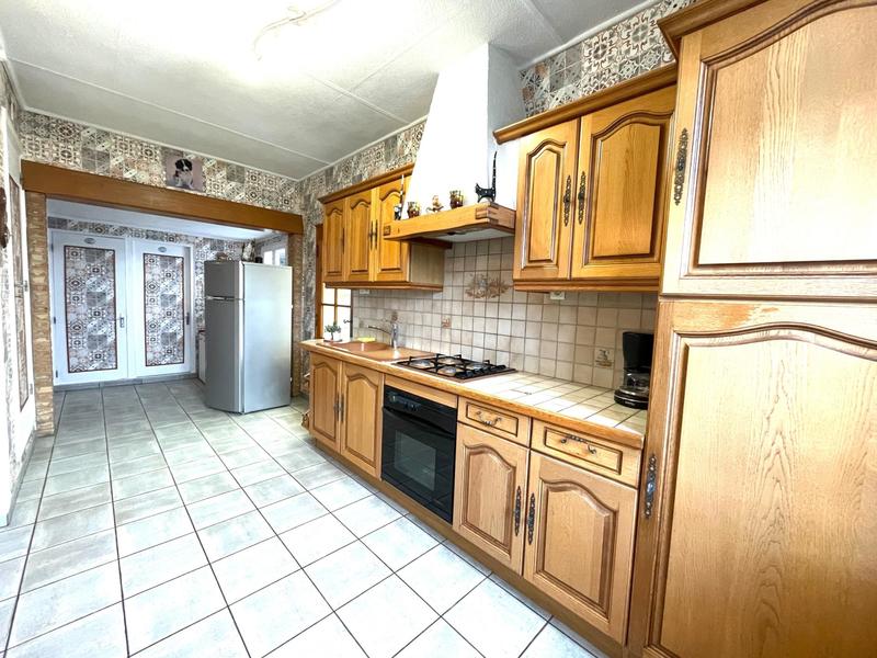 Maison - 90 m² - 5 pièces