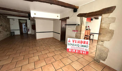 Maison - 260 m² - 11 pièces