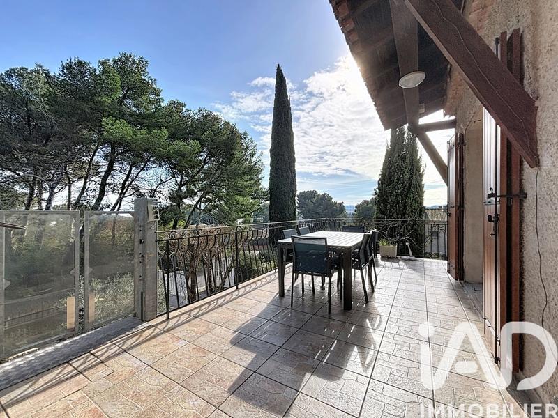 Maison - 170 m² - 7 pièces