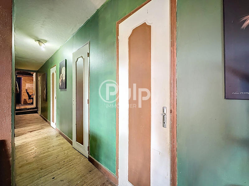 Demeure - 249 m² - 13 pièces