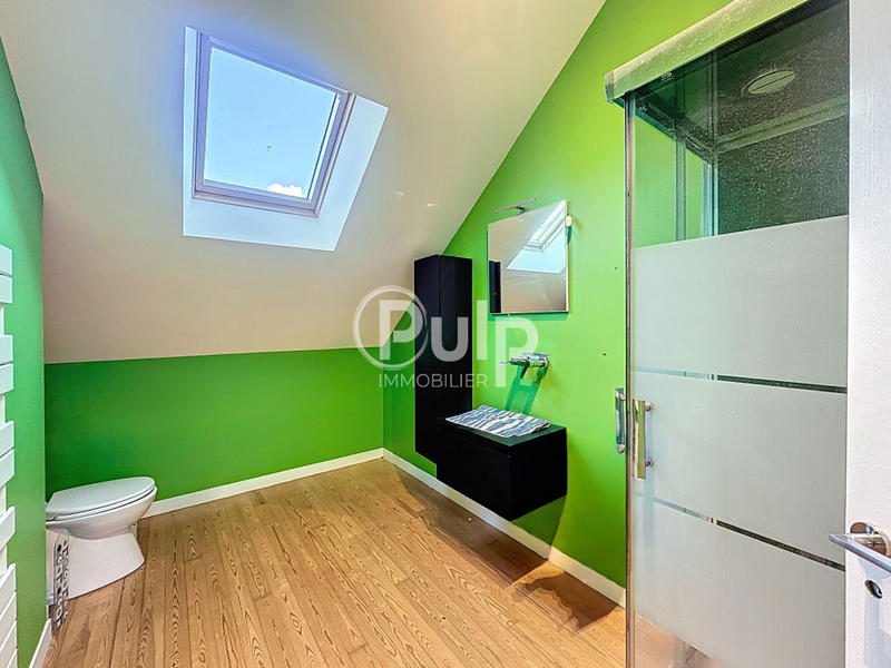 Maison - 153 m² - 11 pièces