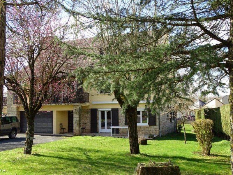 Maison - 200 m² - 10 pièces