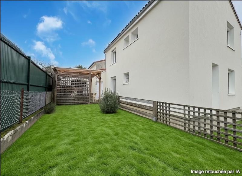 Maison - 95 m² - 8 pièces