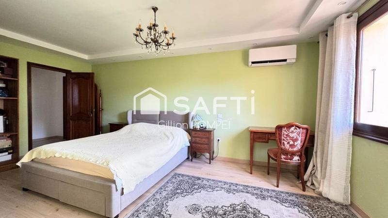 Maison - 659 m² - 8 pièces