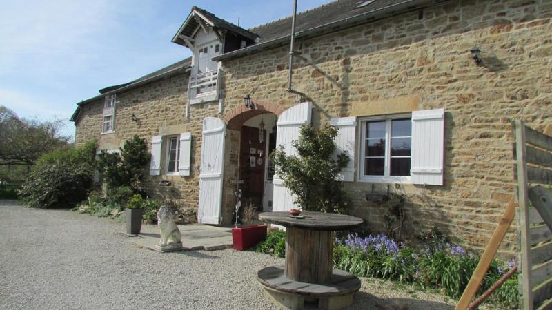 Maison - 320 m² - 11 pièces