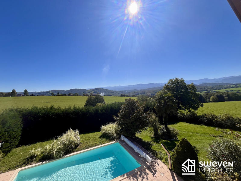 Maison traditionnelle - 192 m² - 5 pièces